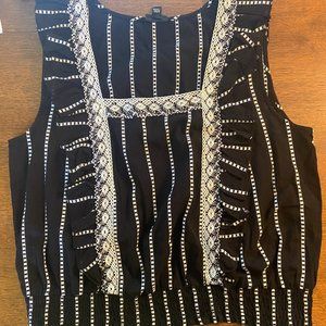 Black and White Sleeveless Elastic Waist Top XL